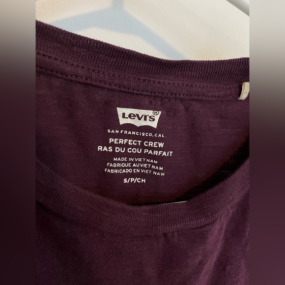 Levi’s tee with heart shaped chest pocket - Picture 3 of 4